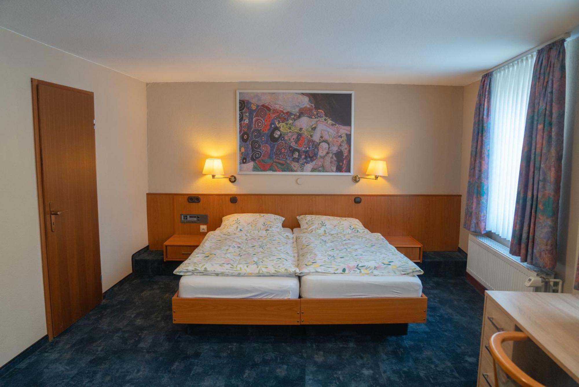 Hotel Zum Grafen Hallermunt Springe Exterior foto