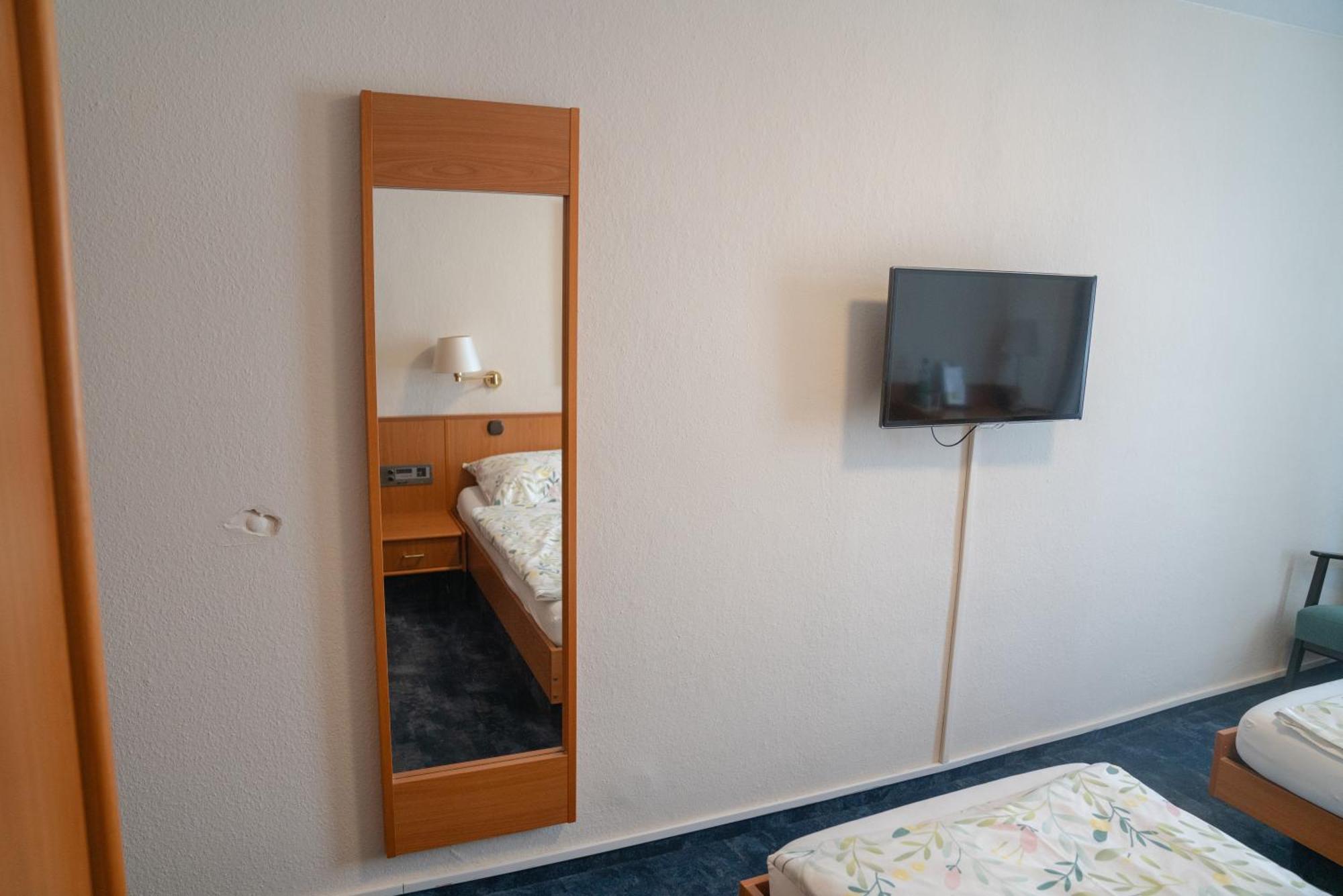 Hotel Zum Grafen Hallermunt Springe Exterior foto