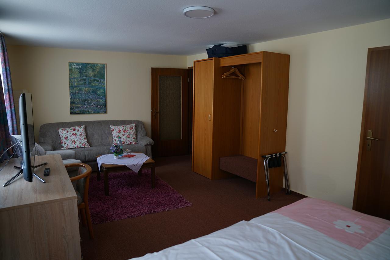 Hotel Zum Grafen Hallermunt Springe Exterior foto